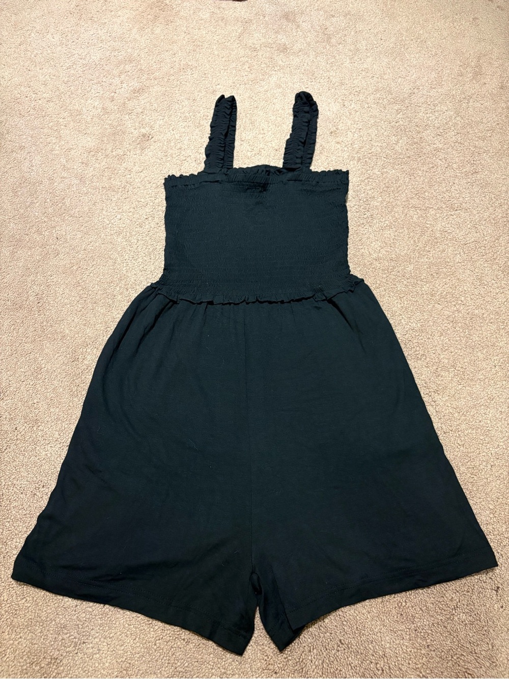 La vi en rose Black Smocked Romper size small